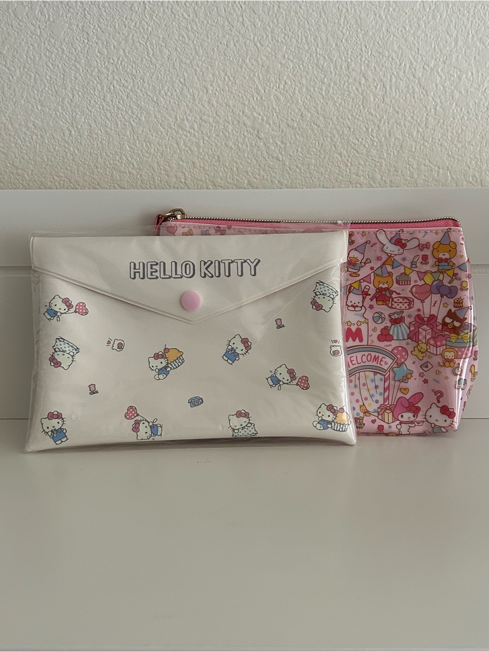 Hello Kitty Pouch Set